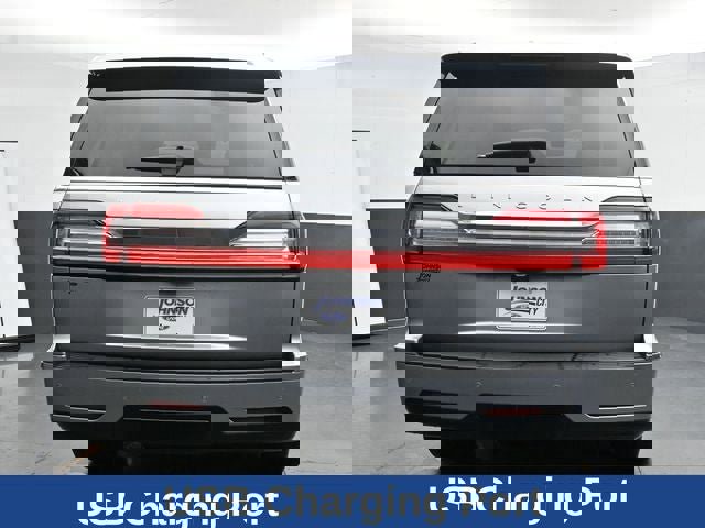 Used 2021 Lincoln Navigator Reserve AWD/4WD image 11