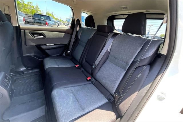 Used 2023 Nissan Rogue SV AWD/4WD image 19