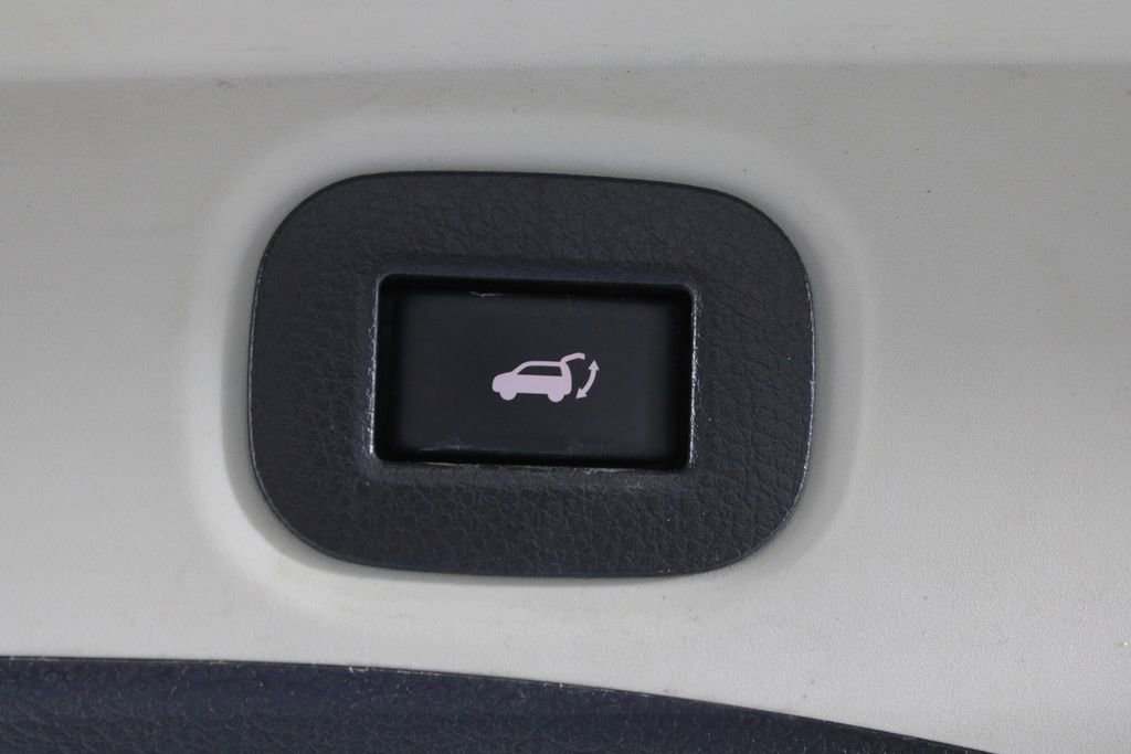 Used 2019 Nissan Rogue SV image 17