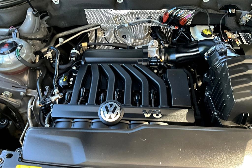 Used 2021 Volkswagen Atlas Cross Sport SEL R-Line image 43