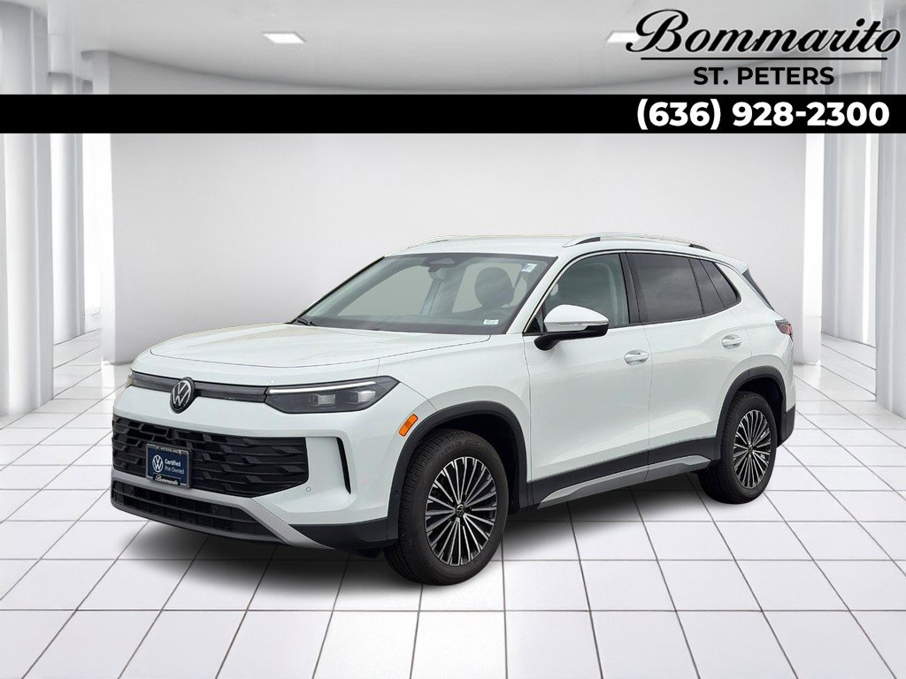 Used 2025 Volkswagen Tiguan S w/ 18" Wheel Package image 1