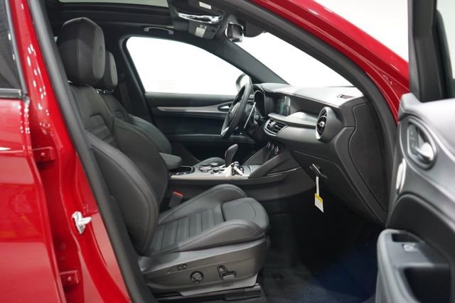 New 2025 Alfa Romeo Stelvio Sprint image 36