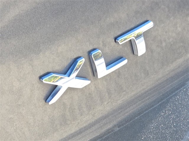 Used 2019 Ford Explorer XLT w/ Equipment Group 202A image 10