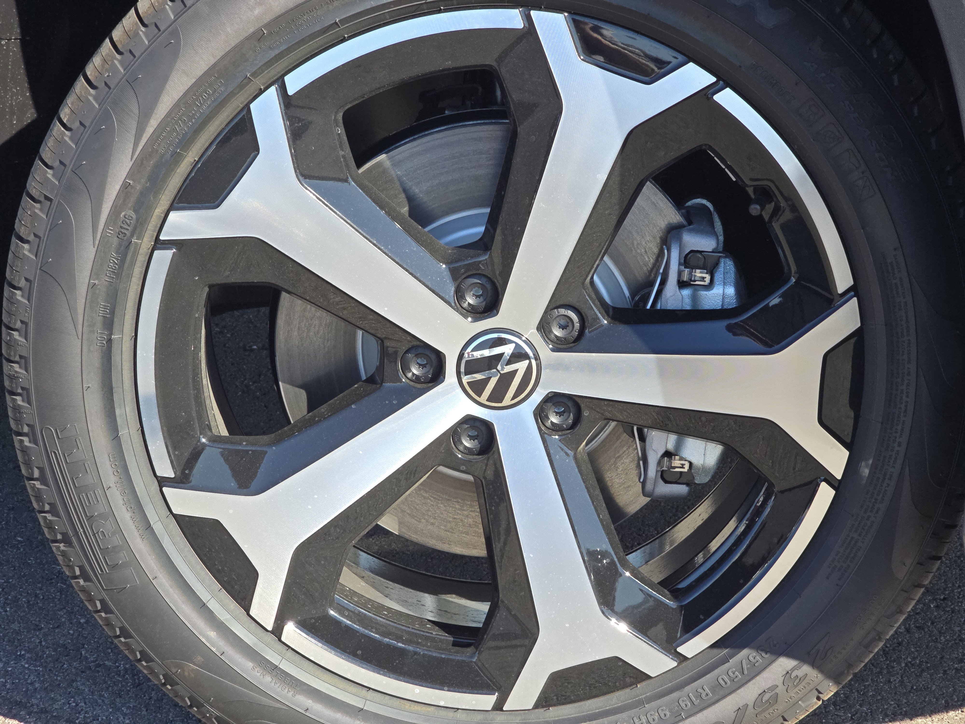 New 2026 Volkswagen Tiguan SE AWD/4WD image 15