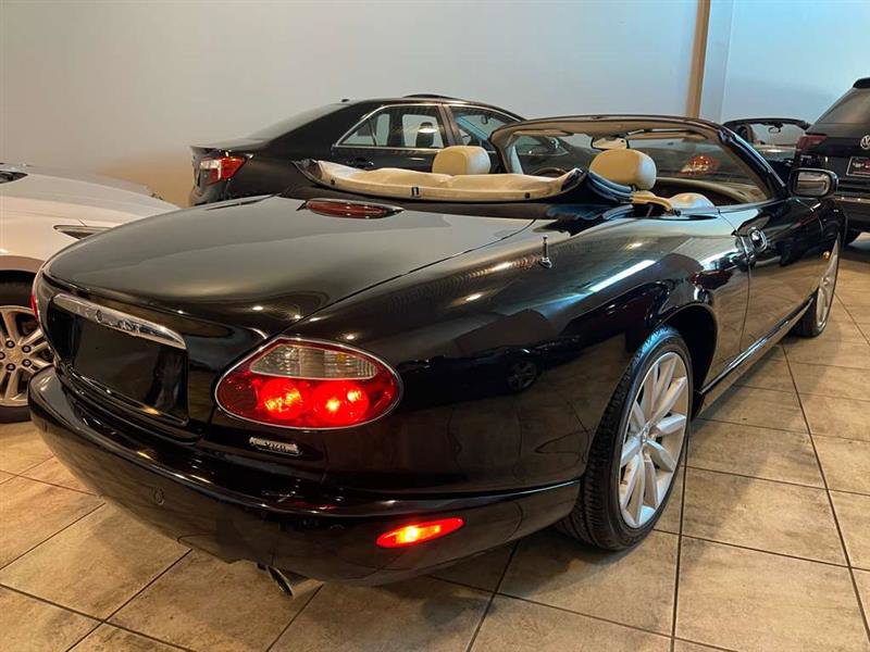 Used 2006 Jaguar XK8 Convertible image 7
