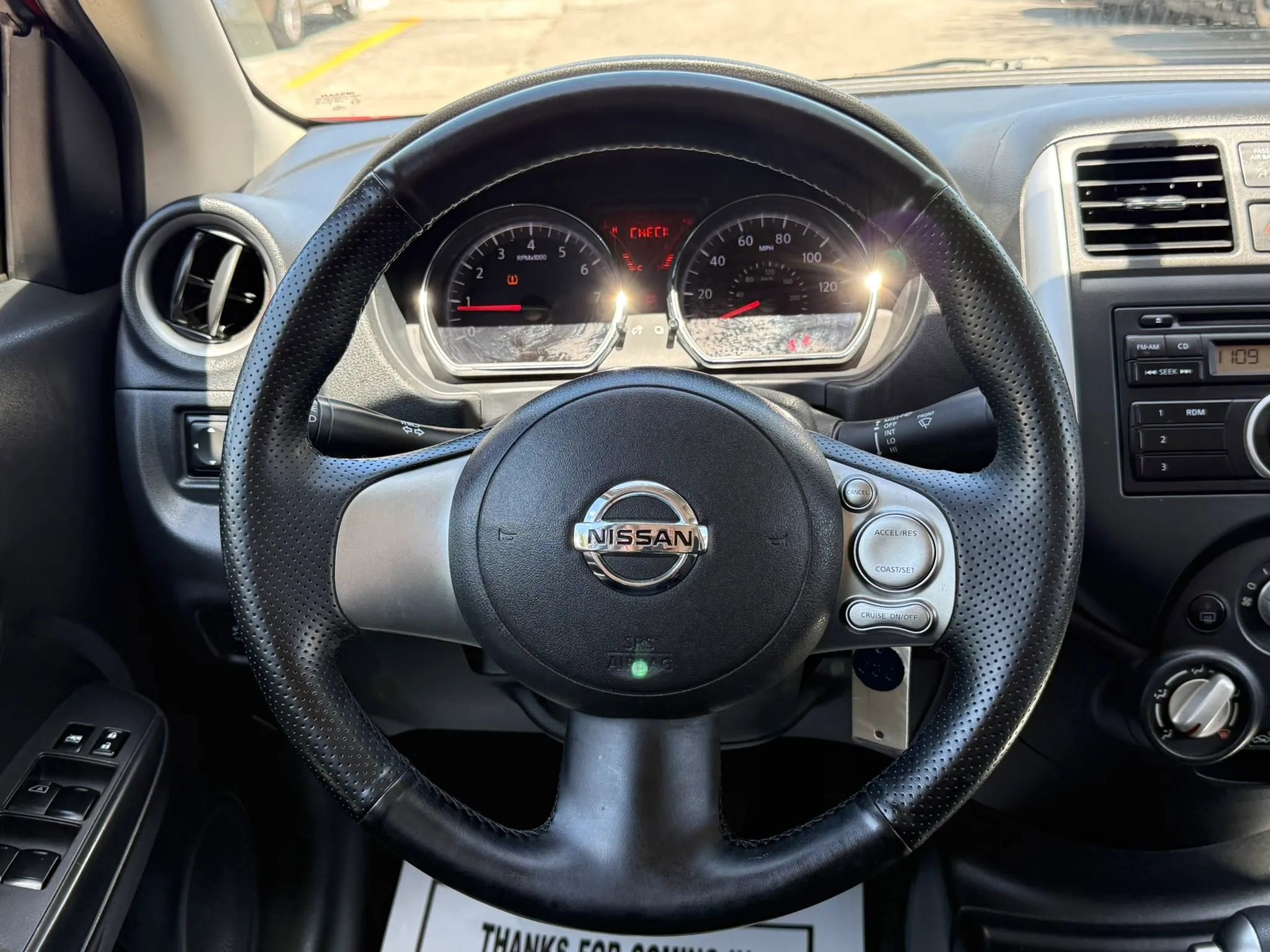 Used 2014 Nissan Versa SV FWD image 9