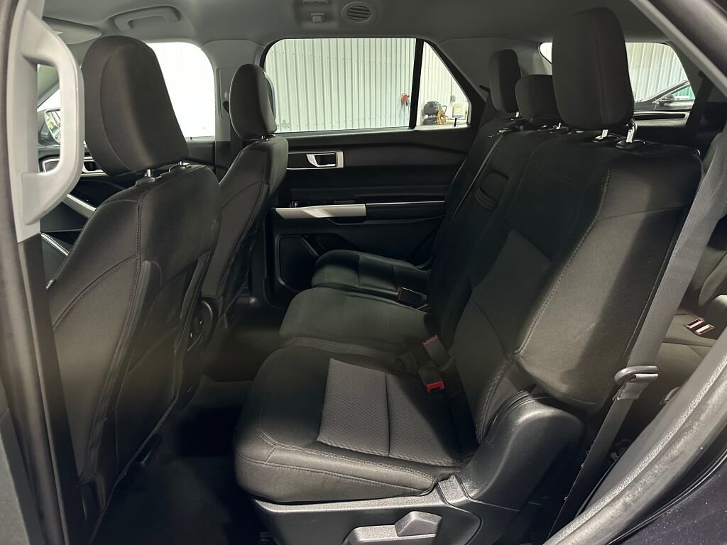 Used 2023 Ford Explorer XLT image 10