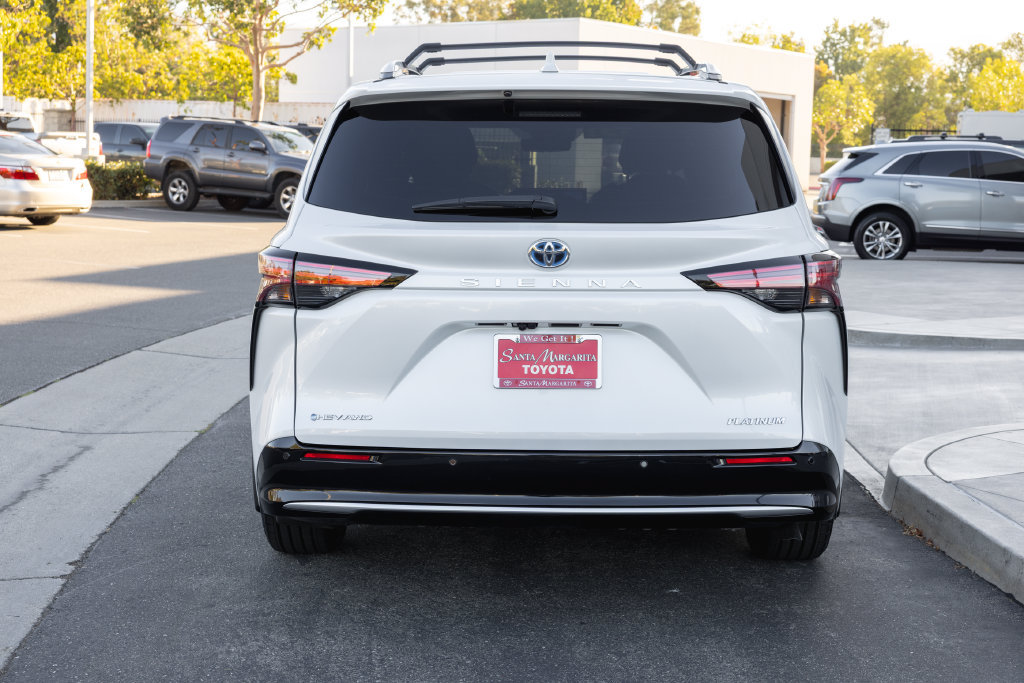 Certified 2025 Toyota Sienna Platinum AWD/4WD image 6