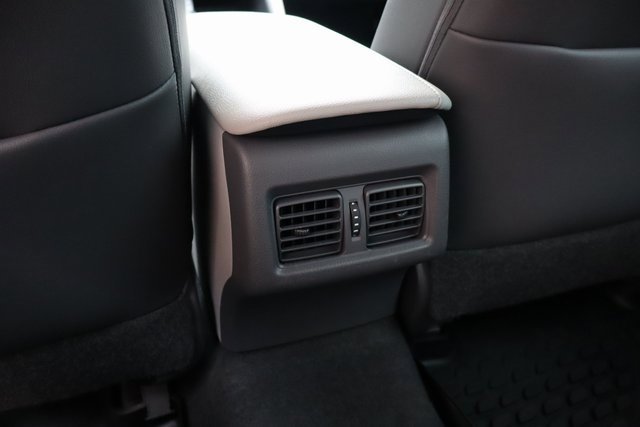 Used 2018 Toyota Camry XLE image 35