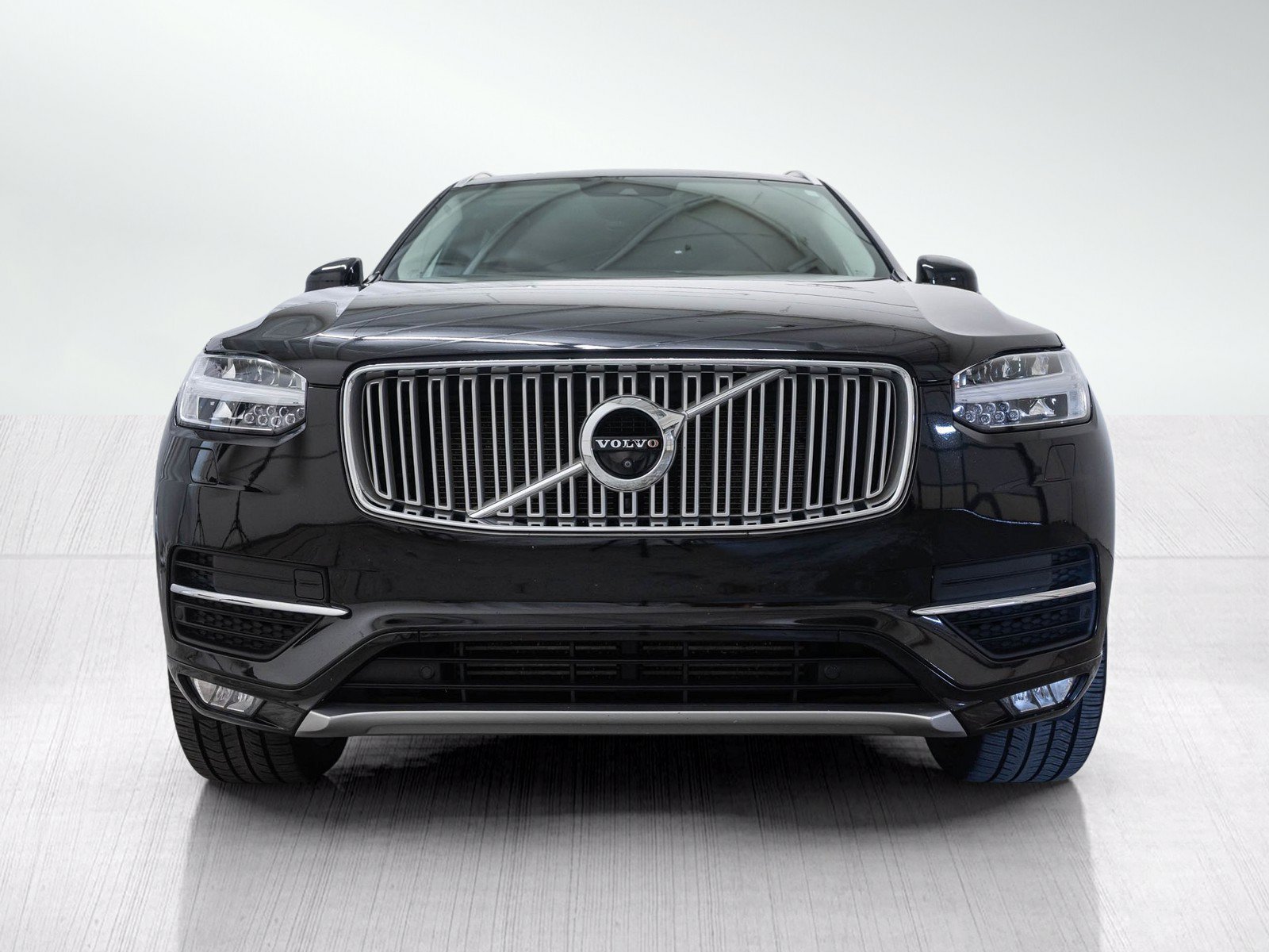 Used 2018 Volvo XC90 T6 Inscription w/ Convenience Package AWD/4WD image 2