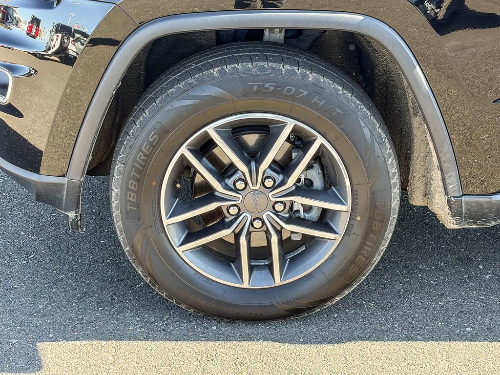 Used 2019 Jeep Grand Cherokee Laredo w/ Laredo X Package image 7