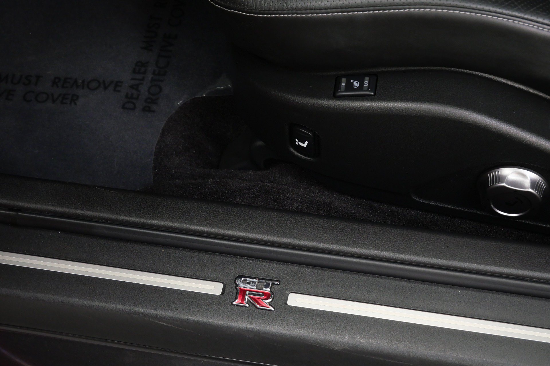 Used 2015 Nissan GT-R Premium AWD/4WD image 33