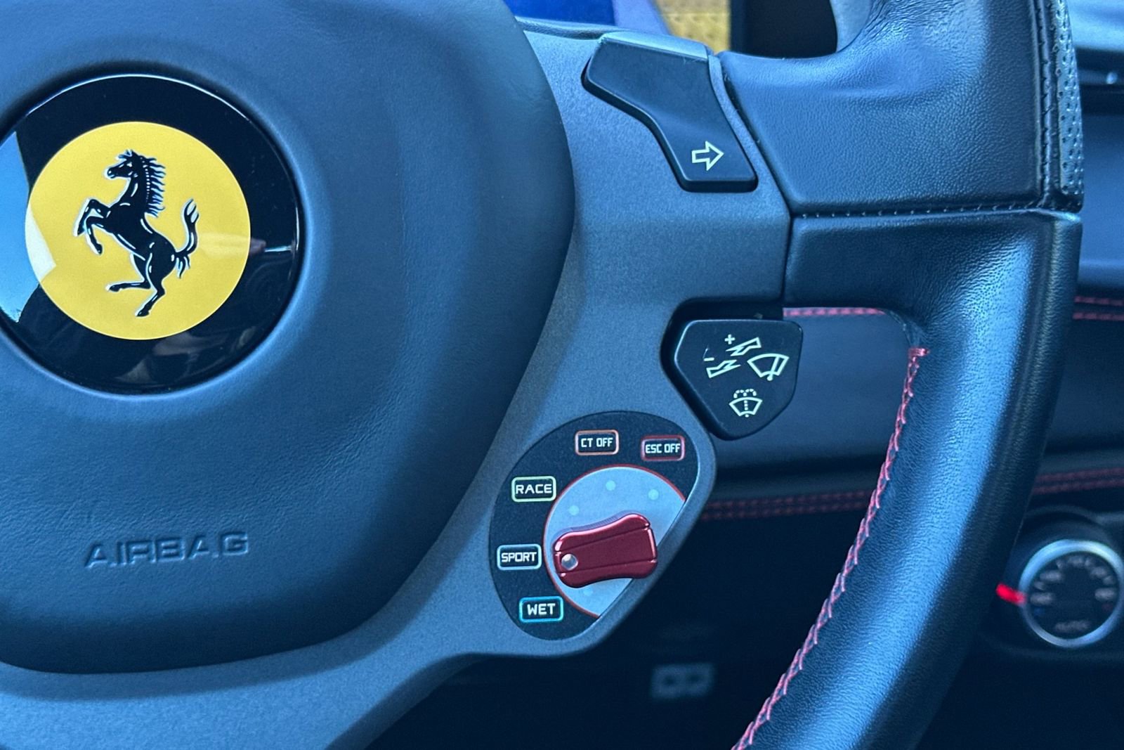 Used 2018 Ferrari 488 Spider image 30