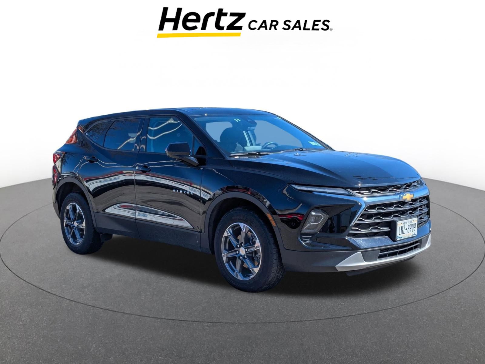 Used 2025 Chevrolet Blazer LT FWD image 1