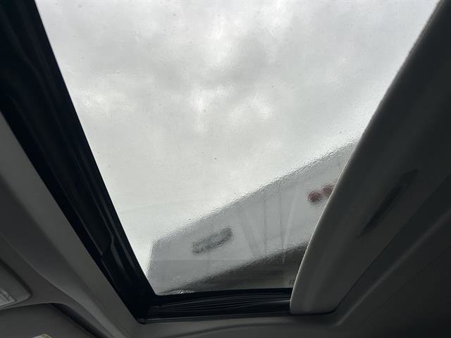 Used 2017 Toyota Sienna XLE image 18