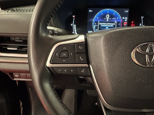 Used 2025 Toyota Grand Highlander AWD image 19