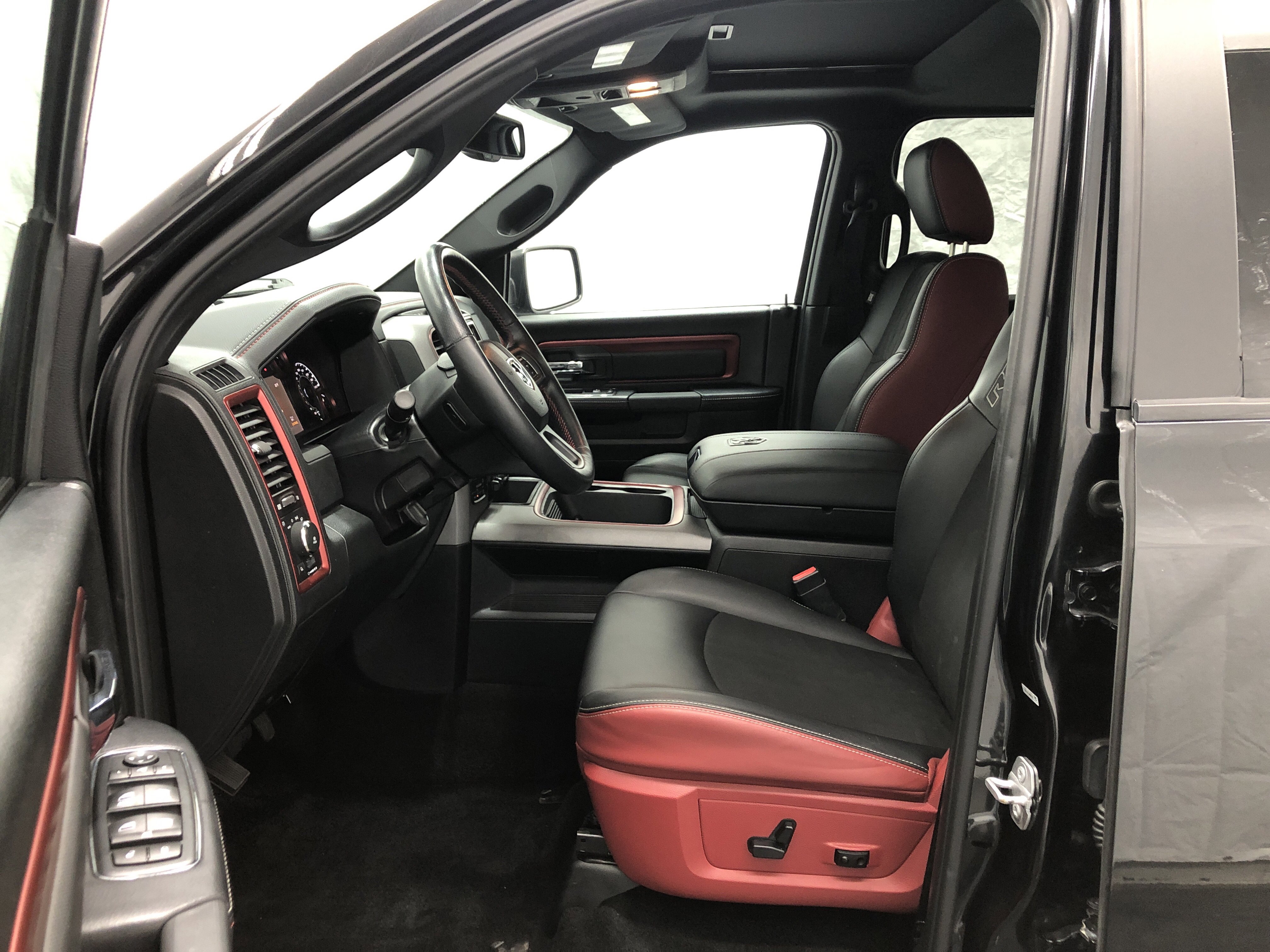 Used 2016 RAM 1500 Rebel w/ Luxury Group image 10