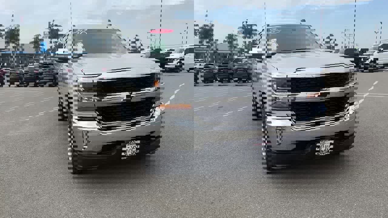 Used 2017 Chevrolet Silverado 1500 LT w/ All Star Edition image 4