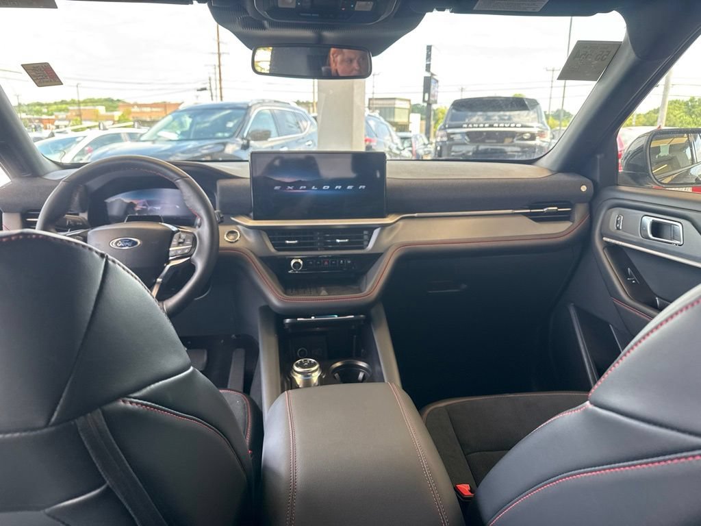Used 2025 Ford Explorer ST AWD/4WD image 14