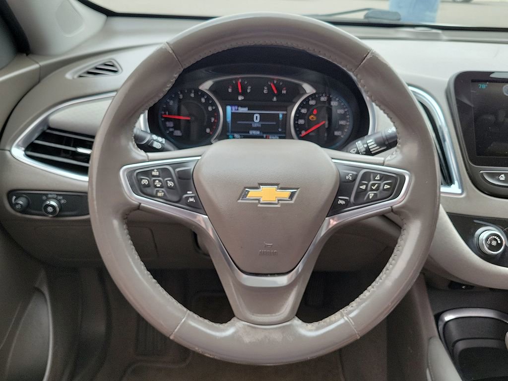 Used 2018 Chevrolet Malibu LT w/ Driver Confidence Package FWD image 24