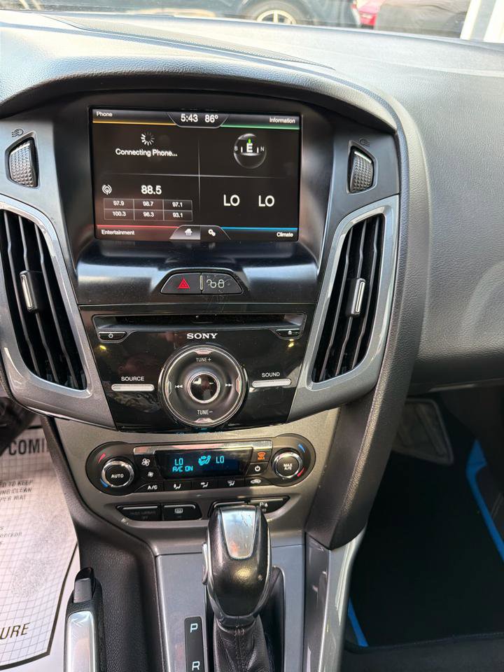 Used 2012 Ford Focus Titanium FWD image 14