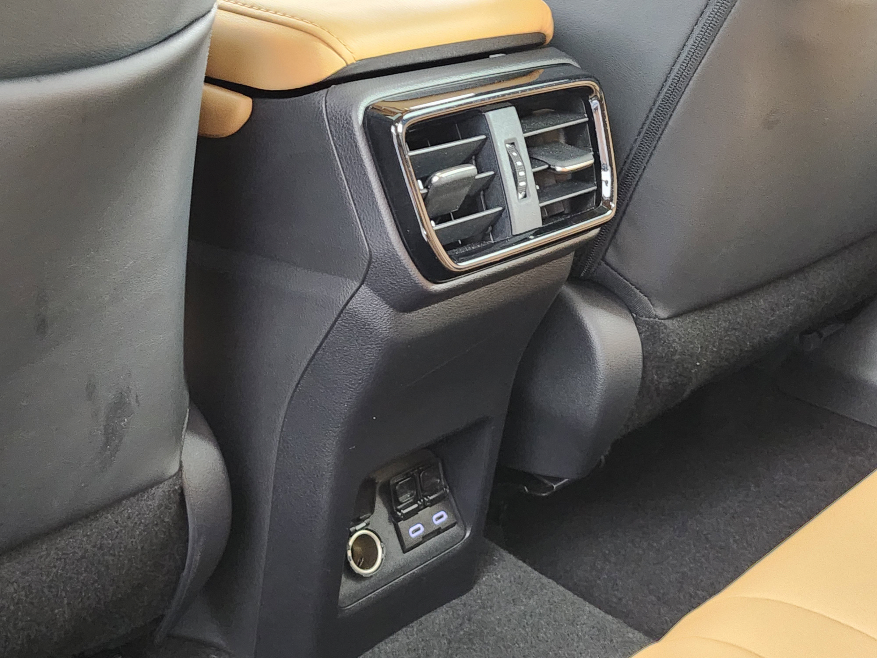 Certified 2025 Lexus NX 250 FWD w/ Towing Package (2000 Lbs) image 22