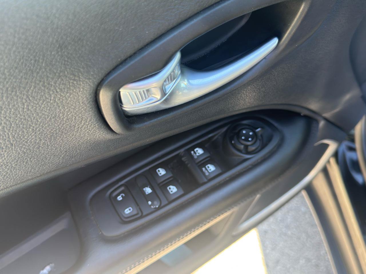 Used 2021 Jeep Compass Latitude FWD image 11