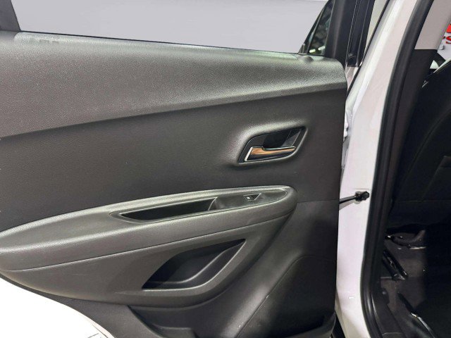 Used 2020 Chevrolet Trax LT w/ LT Convenience Package image 44