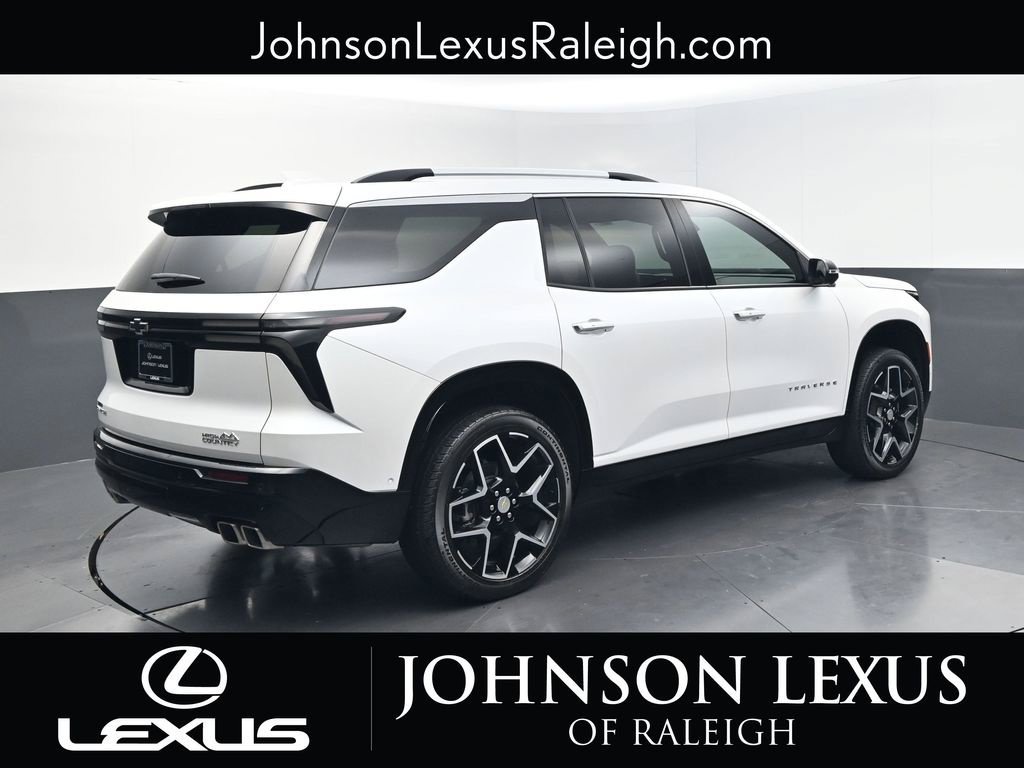 Used 2025 Chevrolet Traverse High Country FWD image 9
