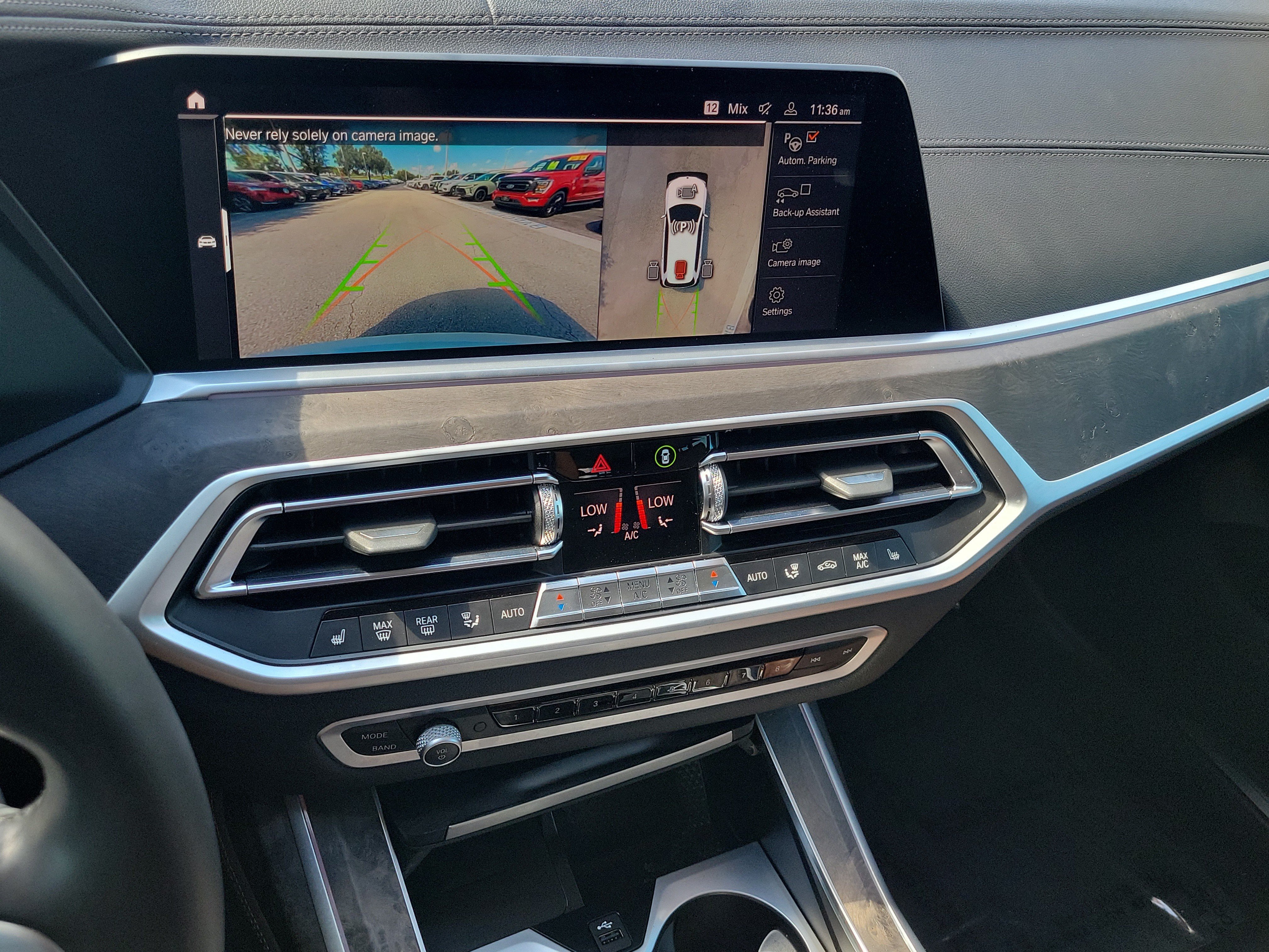 Used 2020 BMW X7 xDrive40i w/ Premium Package AWD/4WD image 27