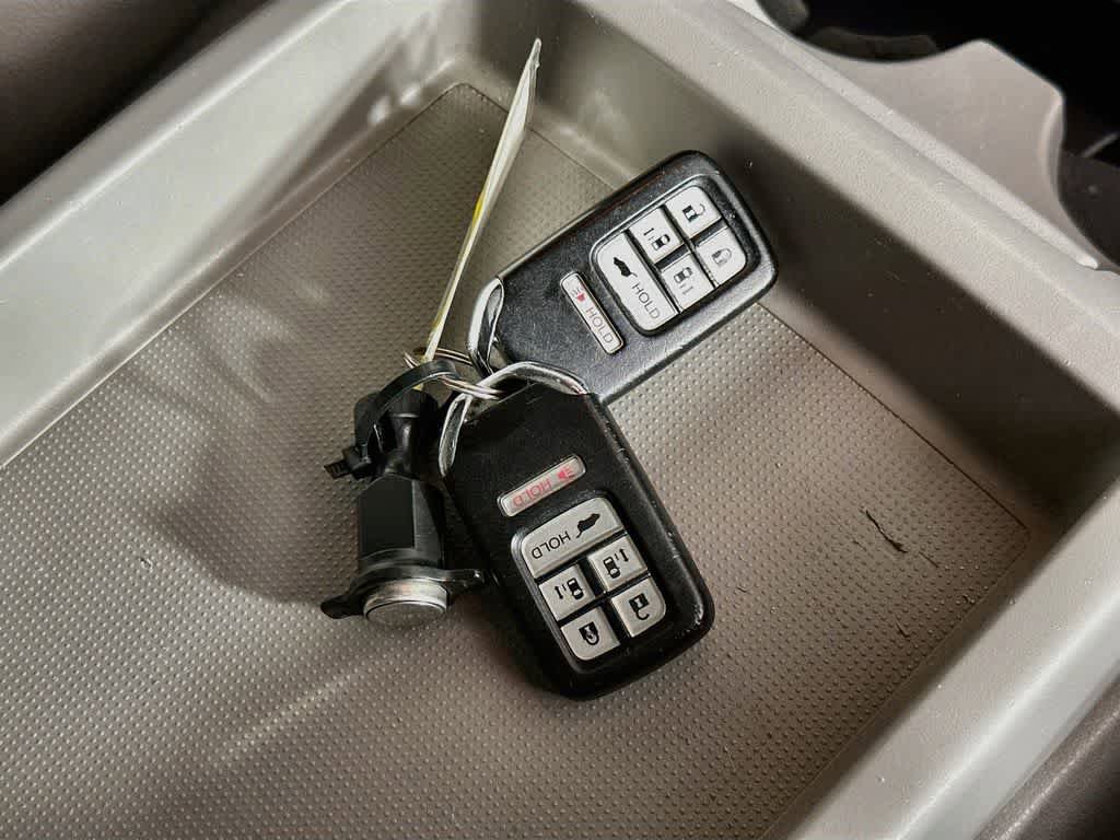 Used 2014 Honda Odyssey Touring Elite image 22