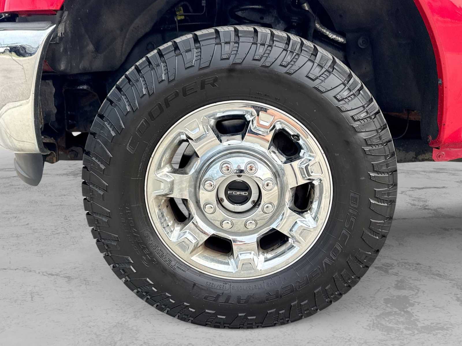 Used 2015 Ford F250 XLT w/ XLT Premium Package AWD/4WD image 13