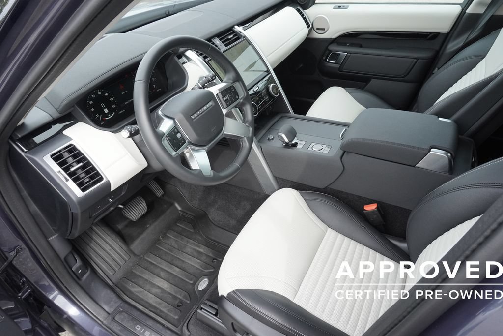 Used 2025 Land Rover Discovery S AWD/4WD image 18