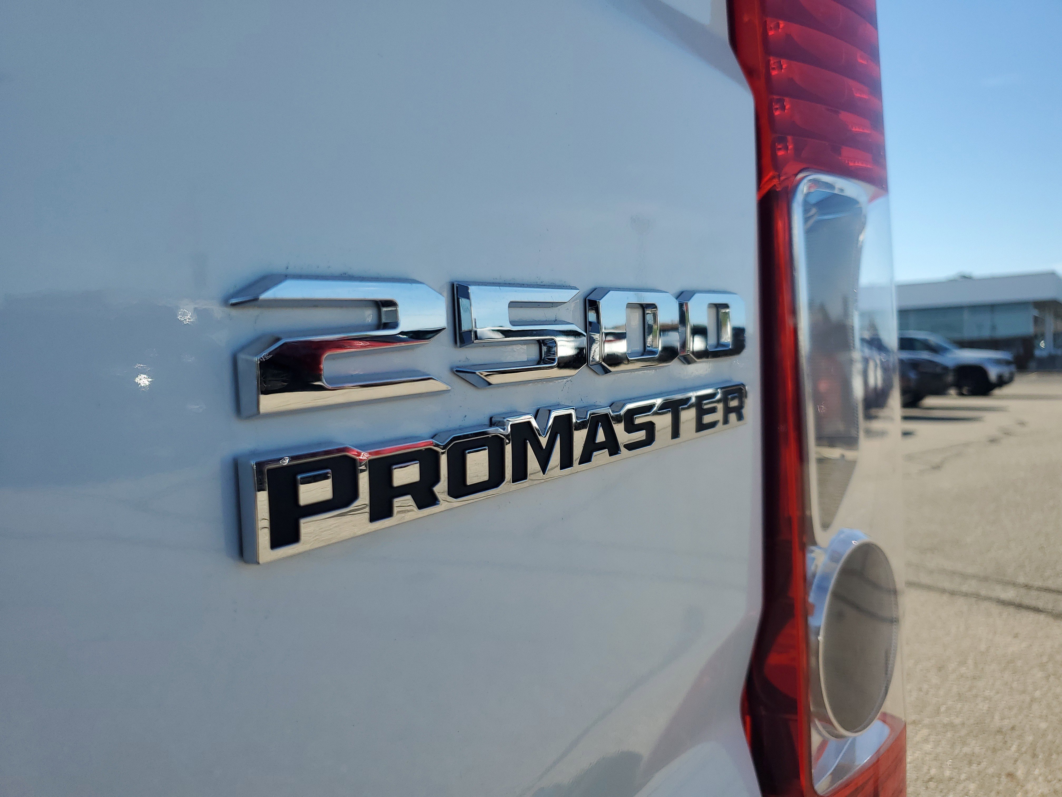 Used 2025 RAM ProMaster 2500 w/ Convenience Group image 27