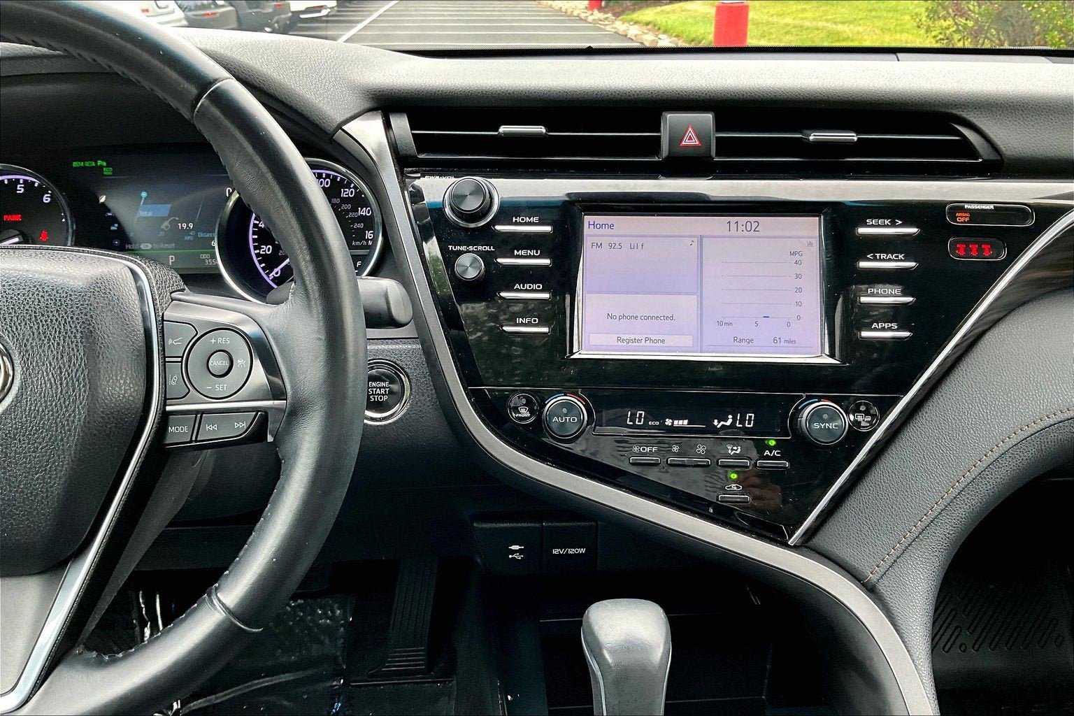 Used 2018 Toyota Camry XLE FWD image 6