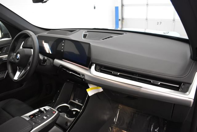 New 2026 BMW X1 xDrive28i AWD/4WD image 18