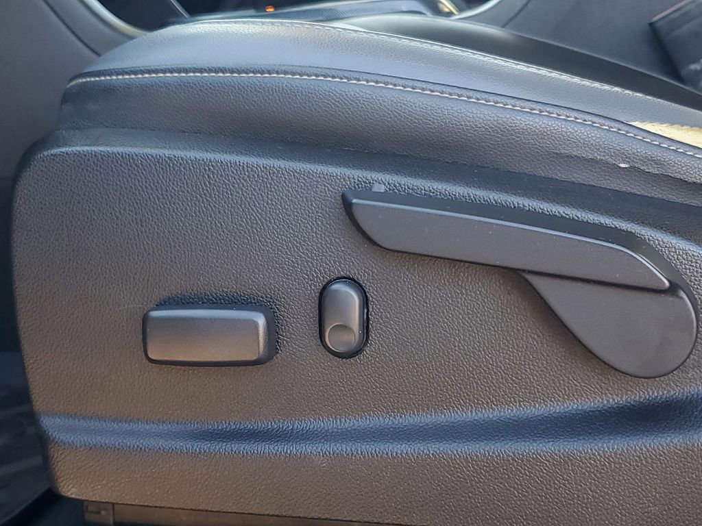 Used 2016 Chevrolet Colorado Z71 AWD/4WD image 12