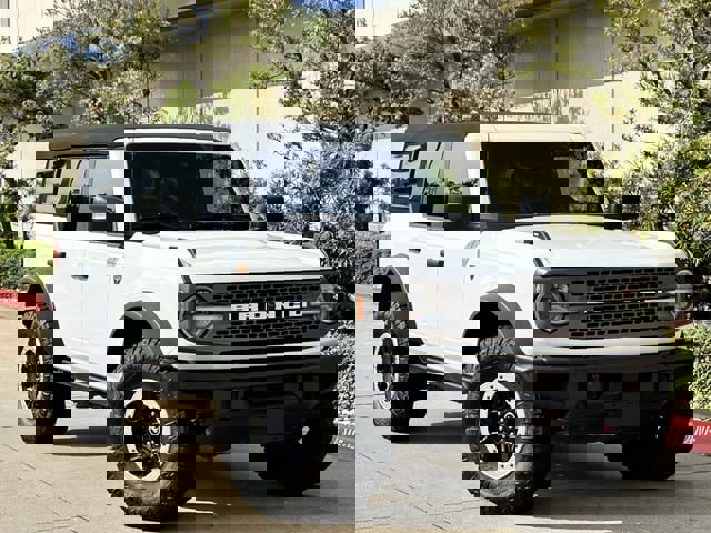 Used 2021 Ford Bronco Badlands image 2