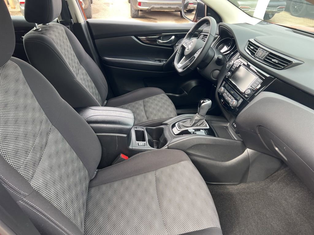 Used 2020 Nissan Rogue Sport SV w/ All-Weather Package image 20