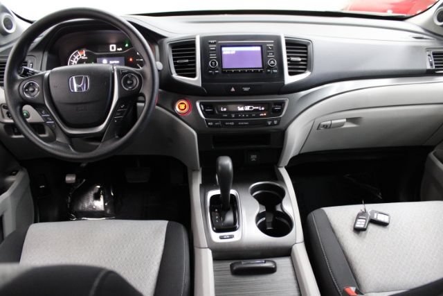 Used 2017 Honda Ridgeline RTS image 2