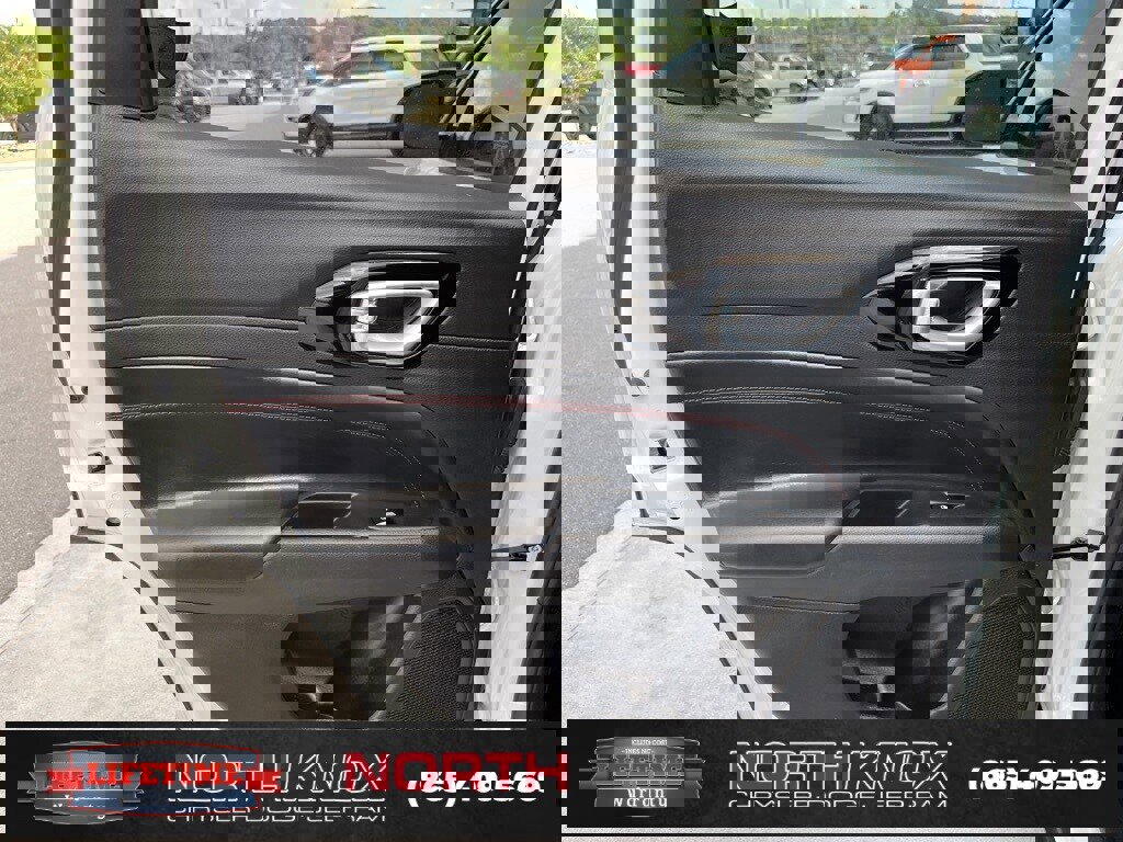 Used 2024 Jeep Compass Trailhawk image 16