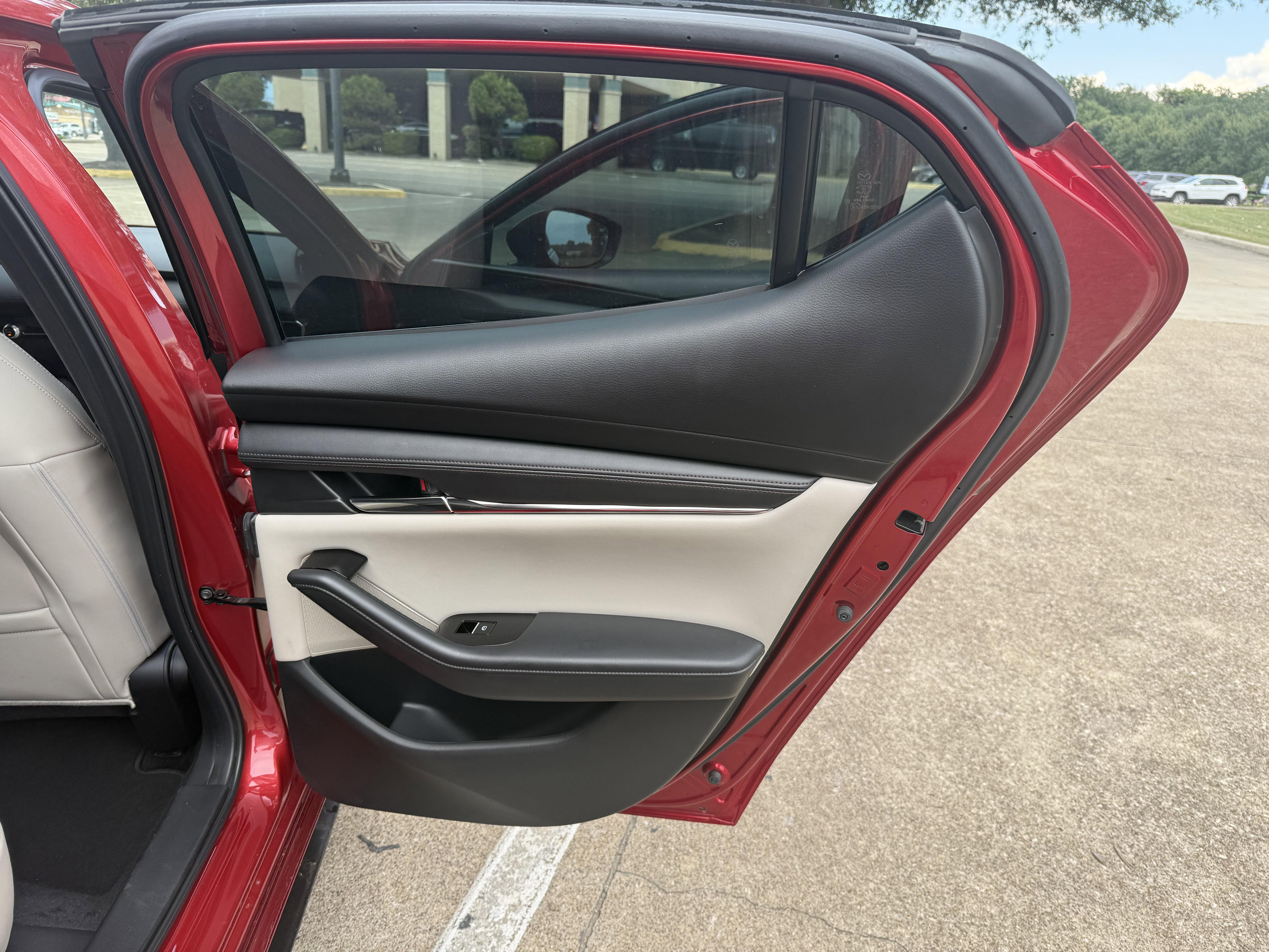 Used 2021 MAZDA MAZDA3 s image 17