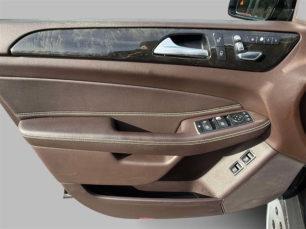 Used 2018 Mercedes-Benz GLS 450 4MATIC image 21