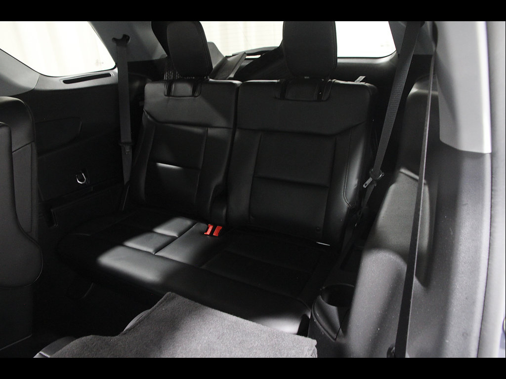 Used 2023 Ford Explorer XLT w/ Equipment Group 202A AWD/4WD image 19