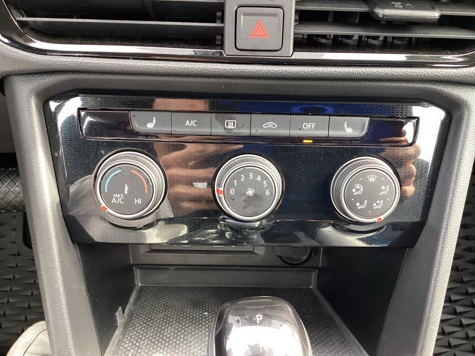 Certified 2025 Volkswagen Taos S AWD/4WD image 18
