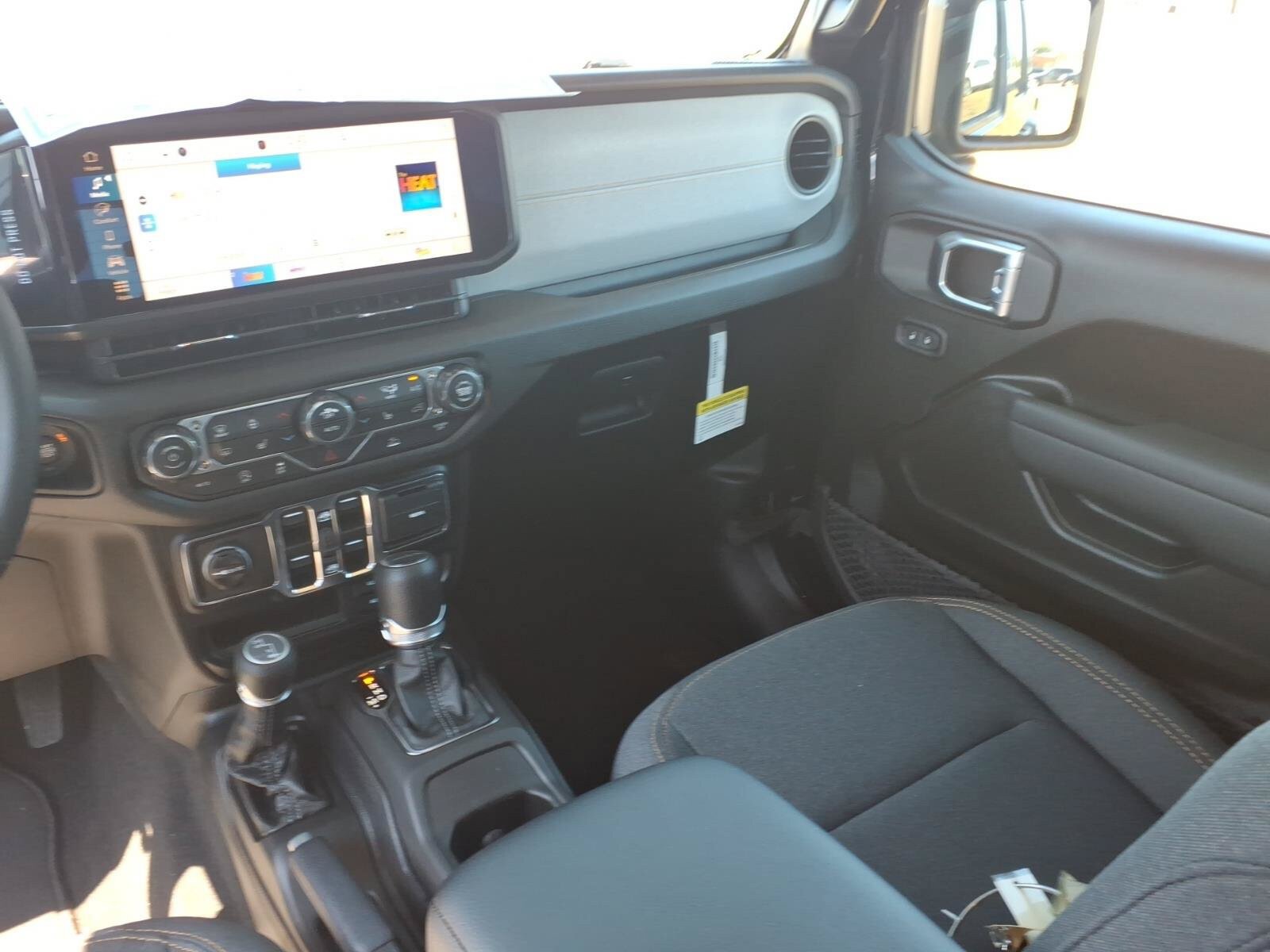 New 2026 Jeep Gladiator Sport AWD/4WD image 9