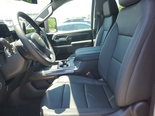 New 2026 Chevrolet Silverado 2500 LTZ w/ LTZ Plus Package AWD/4WD image 17