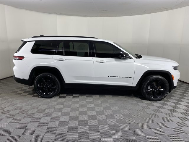 Used 2023 Jeep Grand Cherokee L Altitude AWD/4WD image 7
