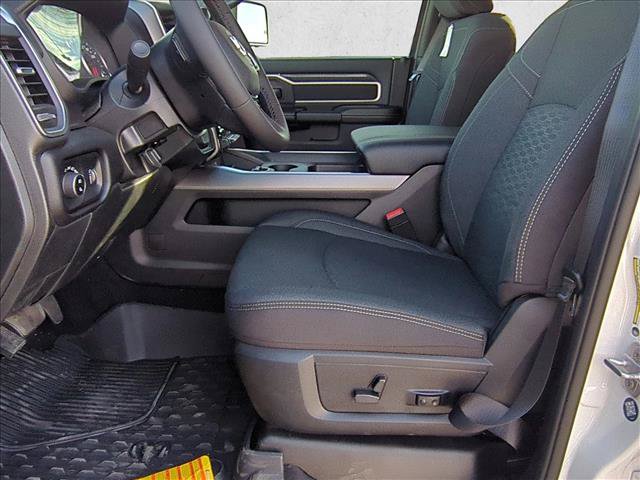 New 2026 RAM 3500 Big Horn AWD/4WD image 4