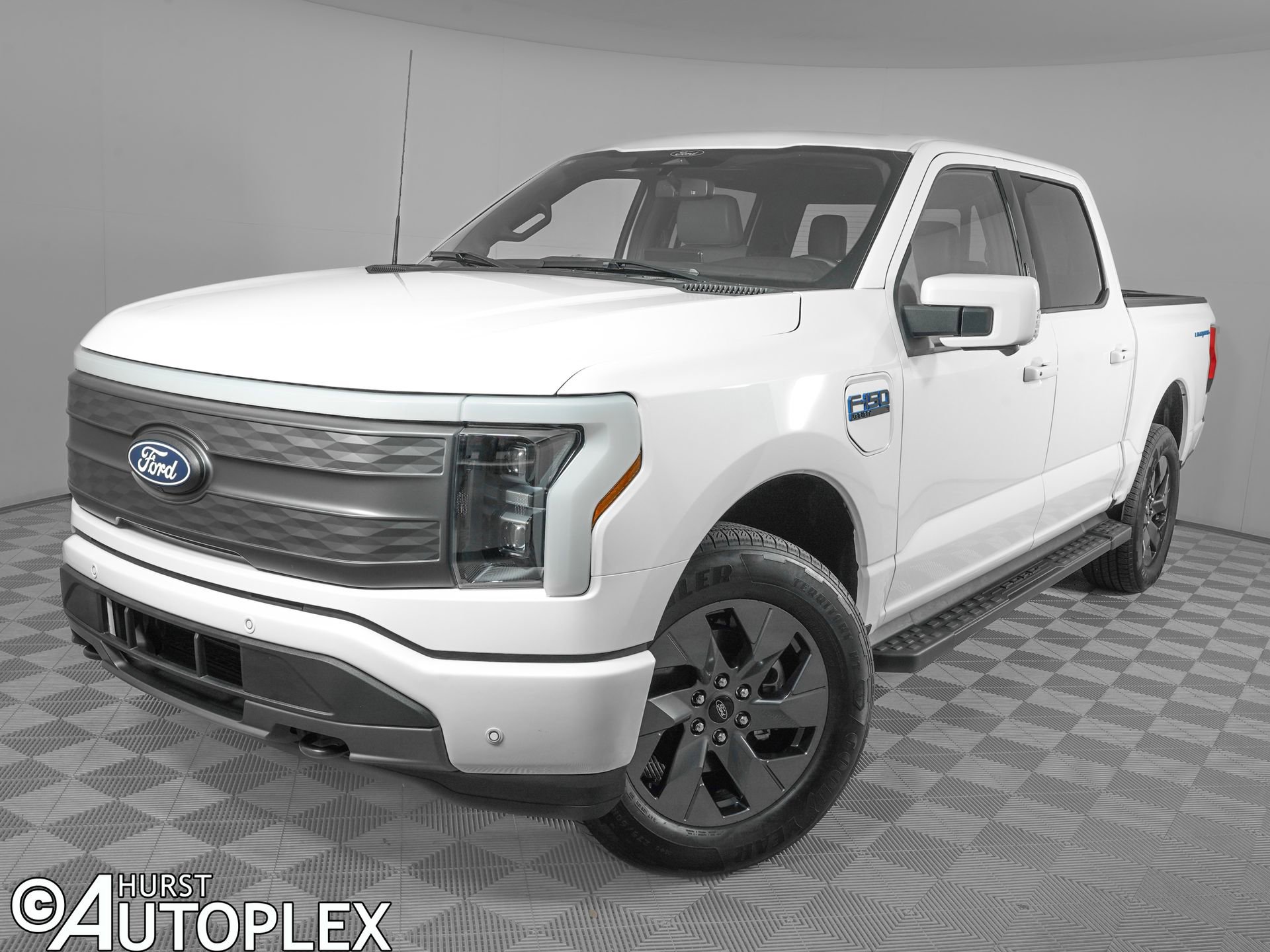 Used 2025 Ford F150 Lightning Lariat image 1